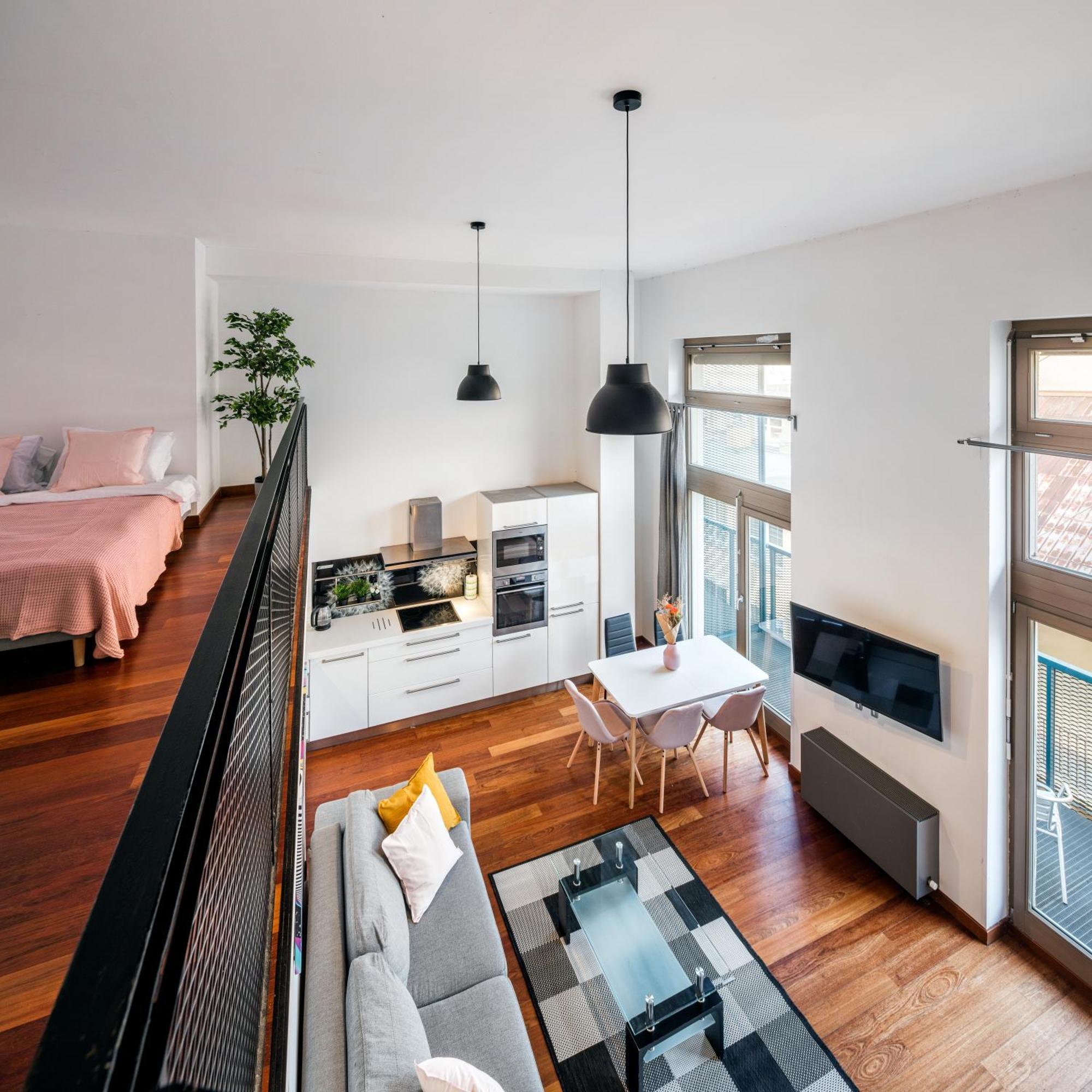 פראג 2-Level Apartments On Krizikova Near The Metro מראה חיצוני תמונה