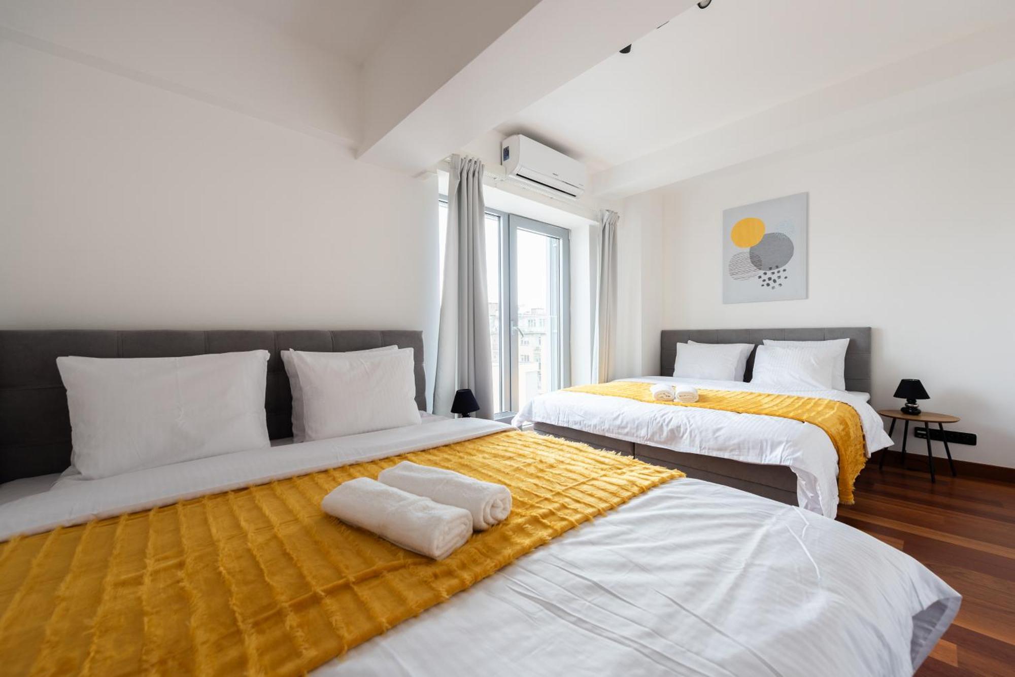 פראג 2-Level Apartments On Krizikova Near The Metro מראה חיצוני תמונה